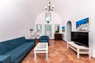 Blue Vine Villa Pool Breakfast - 7