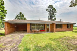 Cozy De Kalb Home with Grill on 100 Acres! - - 9