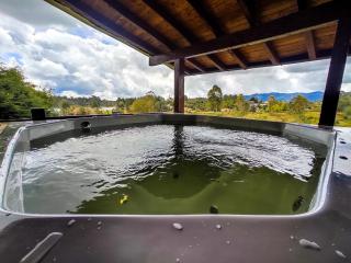 Private Retreat with Jacuzzi & peace near Guatape rock - Guatapé - 0