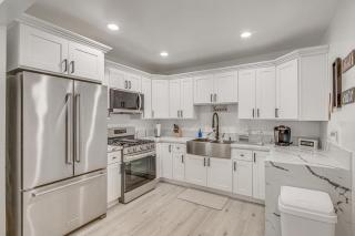 2 Mi to Citadel Outlets! East LA Retreat Near I-5 - 9