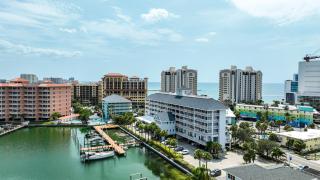 Lovely Clearwater Ocean Front Great Location 2BD - Clearwater Beach - 0