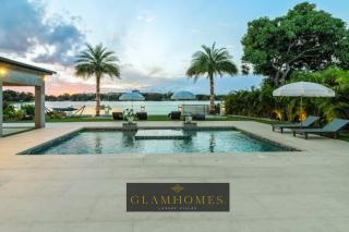 Waterfront Mansion The GlamHomes - 0