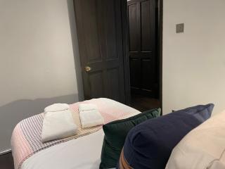 Stepney Green Gated Area with Parking & Garden - Londra - 3