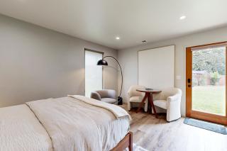 Lucky Strike Suite on the River - Myrtle Creek - 5