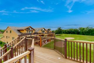 Sunset Condominiums: The View - Arkdale - 8
