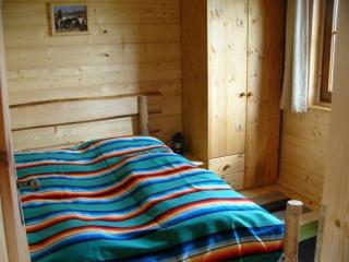 Gemütliches Holzhaus auf einer Ferienanlage im Western-Style - Saal - 5