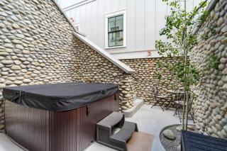 Whitewater Villa - 5BR Luxury Retreat with Hot Tub - 6