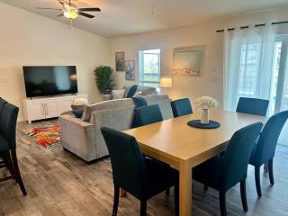 New With heated Pool and Pier! Ideal for 2 Families! - Cape Coral - 5