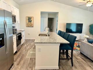 New With heated Pool and Pier! Ideal for 2 Families! - 4