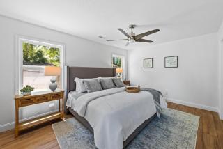 Cheerful 4 bedroom home 1 block from the Beach - Myrtle Beach - 8