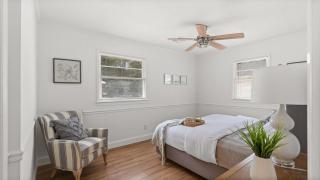 Spacious 2 bedroom just a 2 min walk to the beach! - 6