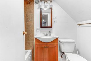 Modern and cozy studio close to NYC - No car needed! - North Bergen - 6
