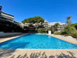 Family apartment - Fully equipped, Close to sandy beaches & restaurants, Pool, Balcony, Garage - Antibes - 0