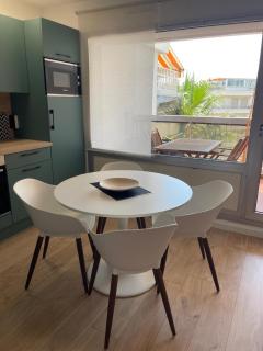 Family apartment - Fully equipped, Close to sandy beaches & restaurants, Pool, Balcony, Garage - Antibes - 1