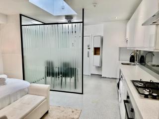 Westferry Two-Bedroom Deluxe Apartment - Londra - 2