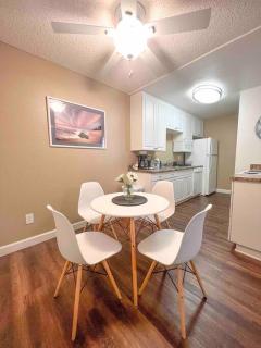 Modern Apartment in Prime La Jolla Location - San Diego - 3