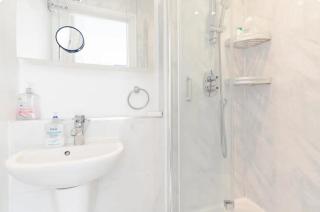 Lockable ensuite room in modern space with shared kitchen Fast WIFI - Londres - 8