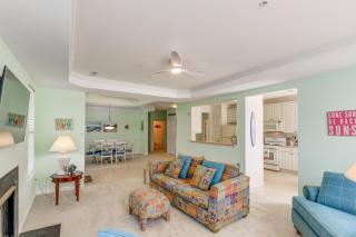Pet-Friendly Ocean View Condo with Community Perks! - Ocean View - 3