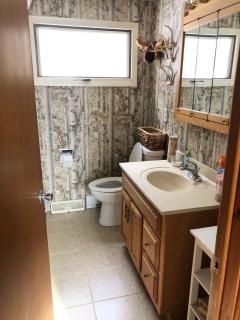 Chalet on Private Alderbrook Lake - Bolton - 2