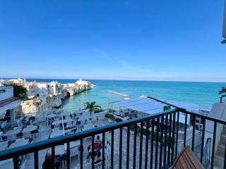 The Best, Sea, Old town, and sunrise view Apartment with balcony - 8