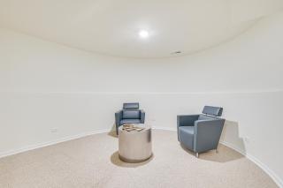 Walk to Lake Michigan Chicago Apt with Deck - 4