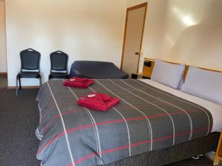 True blue Motor Inn - West Wyalong - 6