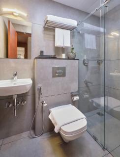 Q-White Crescent - 1