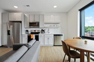 CozySuites on Mass with garage parking #7 - 4