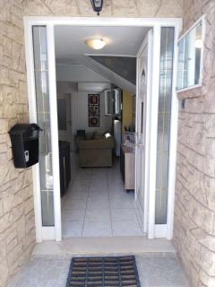 Enjoy Hospitallity at Fully Equipped apartment with Free parking- Happy Place - Pýrgos - 7