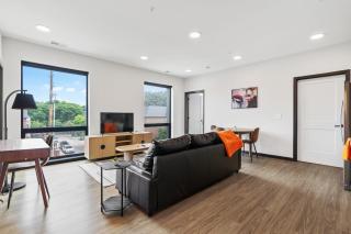 CozySuites on Mass with garage parking #20 - Indianápolis - 0