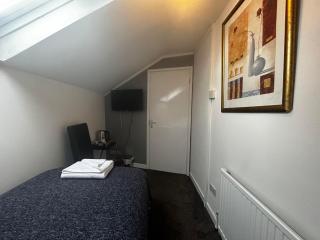 The London Inn - Cheltenham - 2