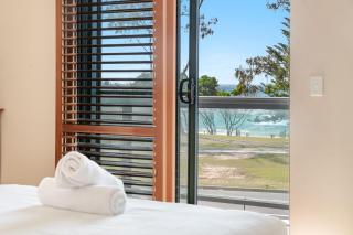 Byron Bay Beachfront Holiday Apartment - Pool, Ocean Views, 3 Bedrooms, Family & Group Accommodation - 6