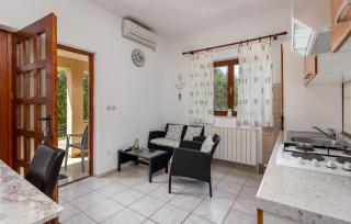 1 Bedroom Cozy Apartment In Kostrena - Kostrena - 7