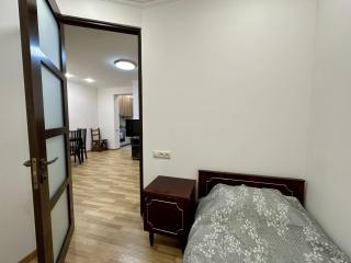 Newly-renovated comfortable apartment next to Metro Station - Yerevan - 2