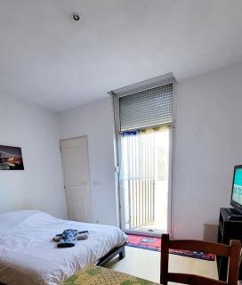 Apt avec extérieur, proche médiathèque - Sète - 1