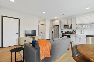 CozySuites on Mass with garage parking #2 - Indianapolis - 8