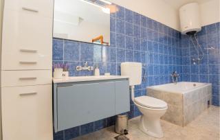 4 Bedroom Awesome Home In Sibenik - Piramatovci - 6