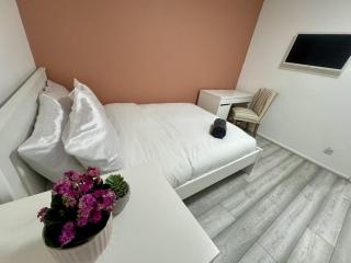 TOTTENHAM VELVET Suites - 8