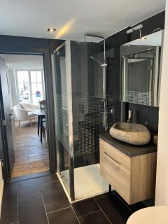 RR Suite - 6