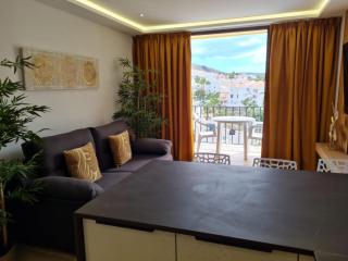 Deluxe Apart Castle Harbour - Los Cristianos - 4