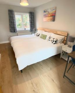 2 Bedroom Flat near Redhill train station, easy access to Gatwick & London - Redhill - 4