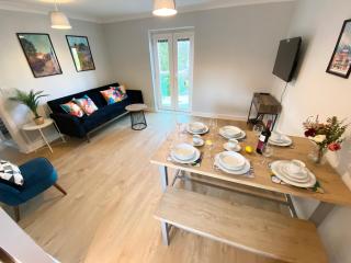 2 Bedroom Flat near Redhill train station, easy access to Gatwick & London - Redhill - 1
