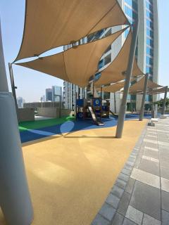 Spacious 1 BR Apartment 10 min from Burj Khalifa - Dubai - 3
