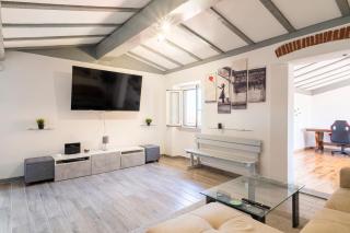 Typical Livorno Apartment with Covered Terrace! - Livorno - 4