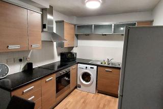 Large 2 bed flat in Bolton - 4