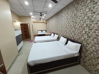 Hotel R D Palace - Varanasi - 9