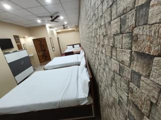 Hotel R D Palace - Varanasi - 7