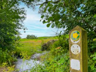 The Stable, Broughton Beck, a ground floor cottage close to a beach and Windermere - 1
