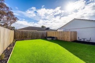 A Private Hideaway with Large Backyard and CarParks - 6