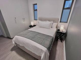 1008 The Median, Rosebank - Johannesburg - 9